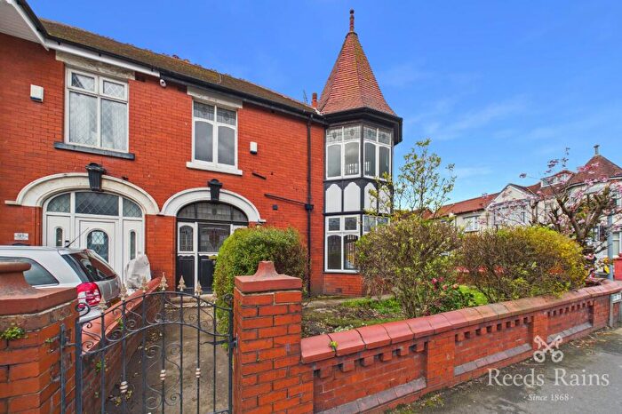 5 Bedroom Semi Detached House To Rent In Park Road, Blackpool, Lancashire, FY1