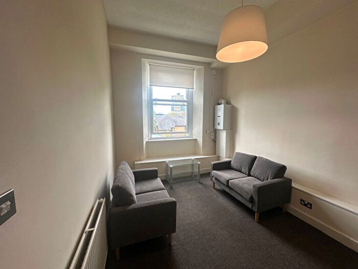 3 Bedroom Flat To Rent In Madeira Street, Edinburgh, EH6