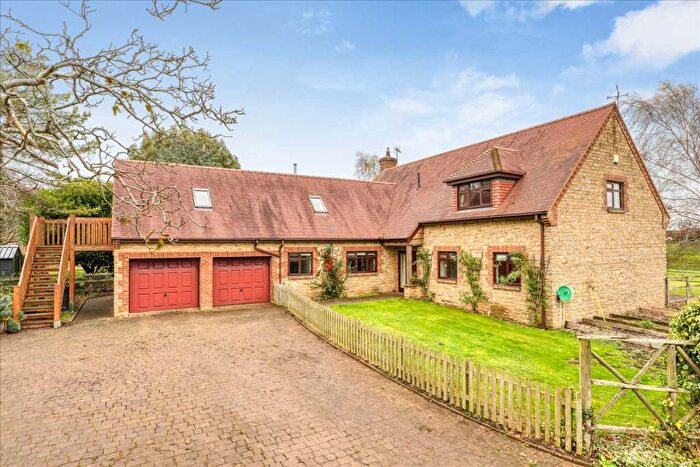 4 Bedroom Detached House For Sale In Orchard House, Hanslope Road, Castlethorpe, Milton Keynes, MK19
