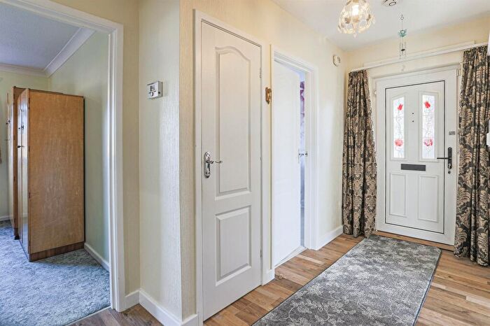 2 Bedroom Detached Bungalow For Sale In Roall Lane, Kellington, Goole, DN14