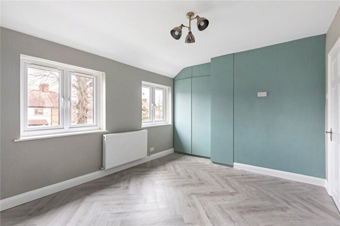 3 Bedroom House To Rent In Third Avenue, Enfield, EN1