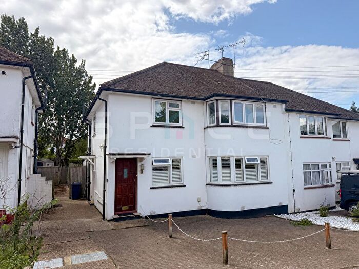 2 Bedroom Maisonette To Rent In Westmere Drive, London, NW7