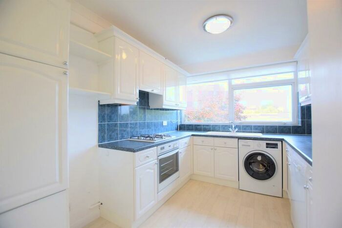 2 Bedroom Flat To Rent In Barton Meadows, Ilford, IG6