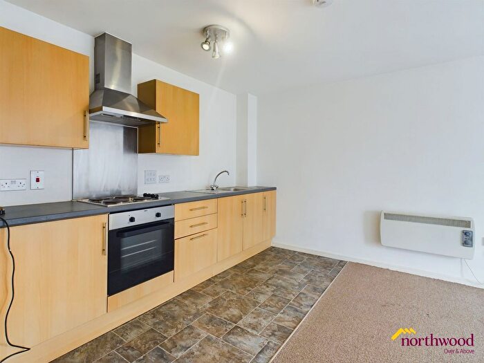 2 Bedroom Flat To Rent In Penstock Drive, Lock, Cliffe Vale, Stoke-On-Trent, ST4