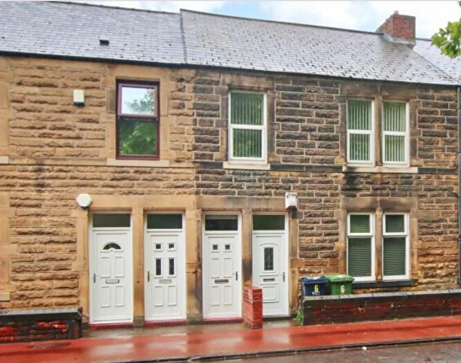3 Bedroom Flat To Rent In York Terrace, Gateshead, NE10