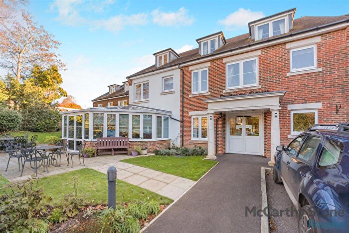 1 Bedroom Flat For Sale In Portman Court, Grange Road, Uckfield, TN22