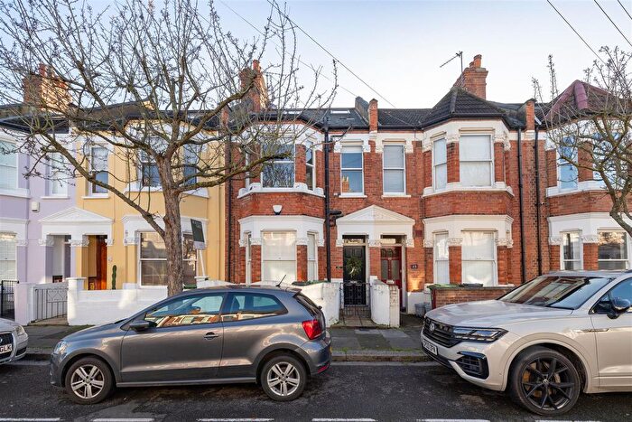 2 Bedroom Flat For Sale In Mablethorpe Road, Fulham, SW6