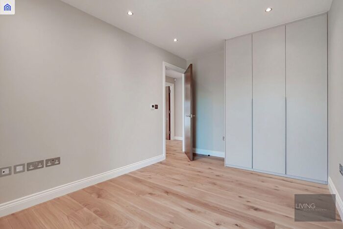 1 Bedroom Flat To Rent In Holloway Road, Holloway, N19