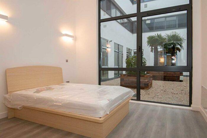 1 Bedroom Apartment To Rent In Linford Wood, MK14