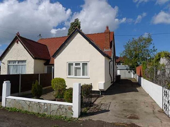 2 Bedroom Bungalow To Rent In Kingsway, Kinmel Bay, LL18