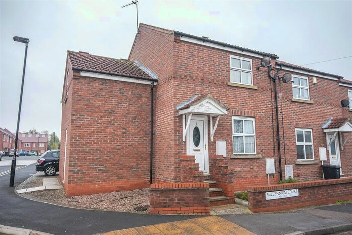 3 Bedroom Town House To Rent In Millennium Court, Hallfield Road, York, YO31