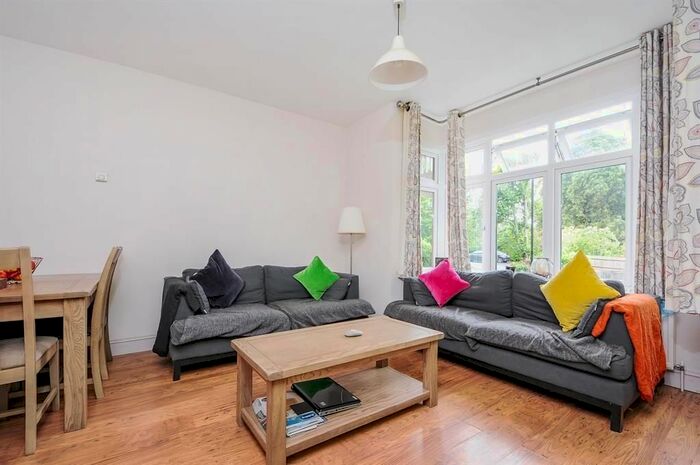 2 Bedroom Flat To Rent In Blenheim Crescent, South Croydon, CR2