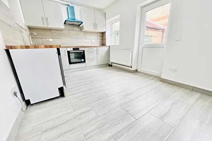 7 Bedroom Flat To Rent In Garnet Walk, Beckton, East Ham, London, E6