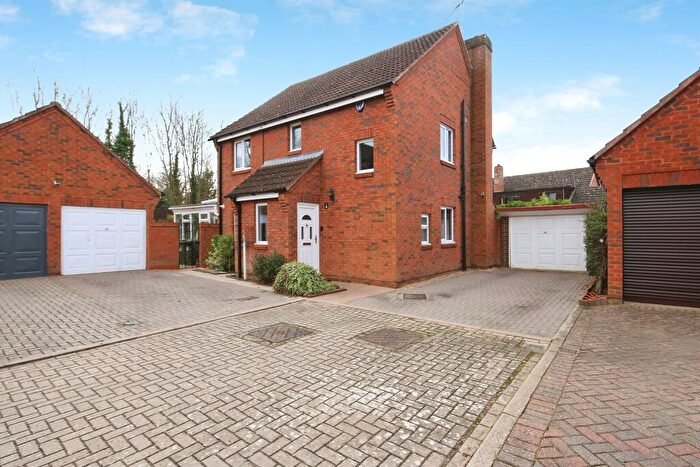 4 Bedroom Detached House For Sale In Oak View, Bretton, Peterborough, PE3