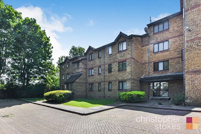 1 Bedroom Flat To Rent In Gartons Close, Enfield, Greater London, EN3