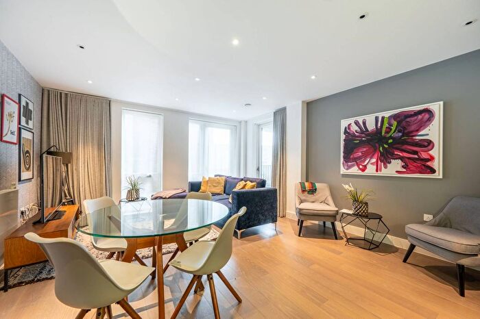 2 Bedroom Flat For Sale In Bruckner Street, Queen's Park, London, W10
