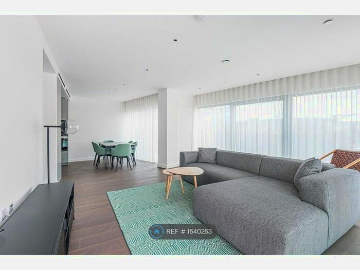 3 Bedroom Flat To Rent In Cutter Lane, London, SE10