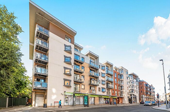 2 Bedroom Flat For Sale In High Street, Southampton, Hampshire, SO14