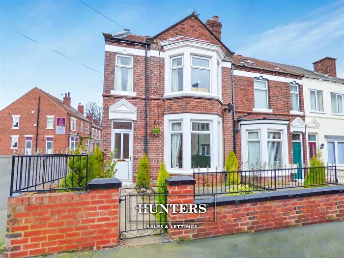 3 Bedroom End Of Terrace House To Rent In Banks Avenue, Pontefract, West Yorkshire, WF8