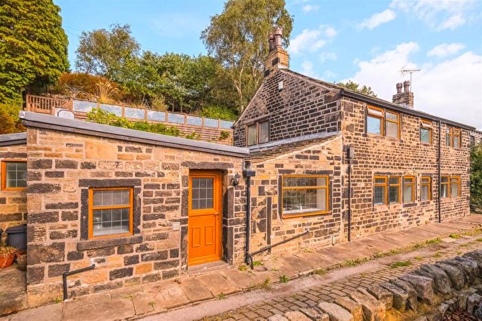 4 Bedroom Detached House For Sale In Briscoe Lane, Greetland, HX4