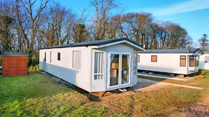 3 Bedroom Lodge For Sale In Botwnnog, Pwllheli, LL53
