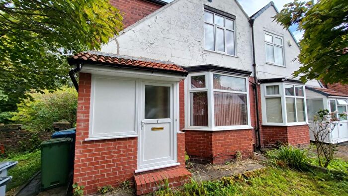 6 Bedroom Semi-Detached House To Rent In Lees Hall Crescent, Manchester, M14