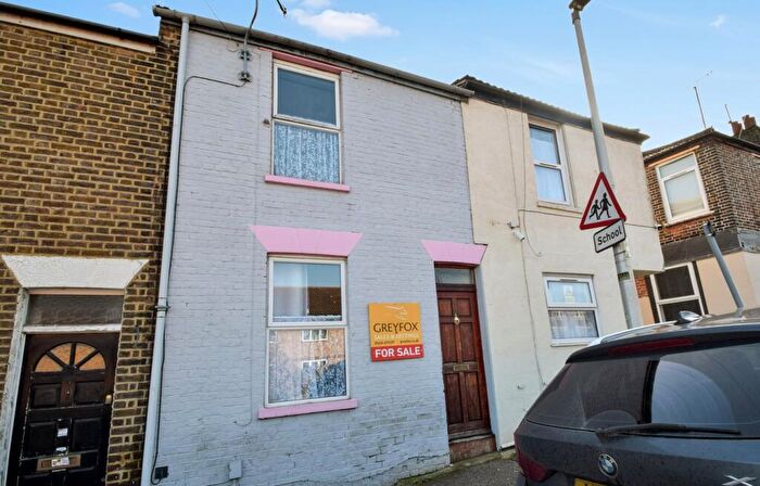2 Bedroom Terraced House For Sale In Ordnance Street, Chatham, ME4