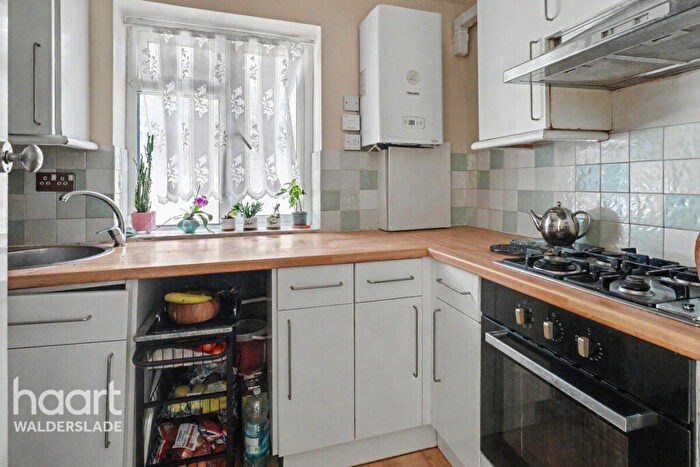 2 Bedroom Maisonette For Sale In Upper Luton Road, Chatham, ME5