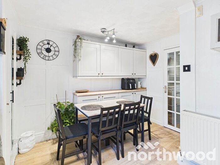 3 Bedroom End Of Terrace House For Sale In Oak Tree Road, Ashford, Ashford, TN23
