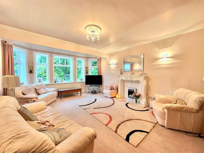 4 Bedroom Maisonette For Sale In Jacksons Edge Road, Disley, Stockport, SK12