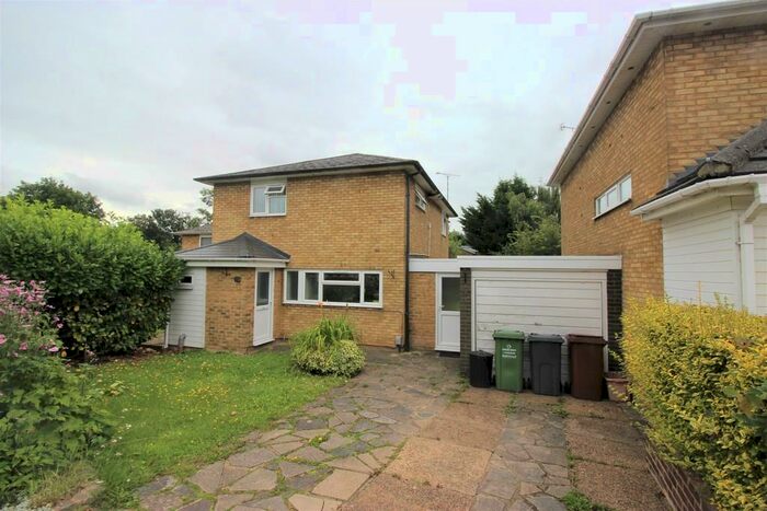 3 Bedroom Detached House To Rent In The Knares, SS16