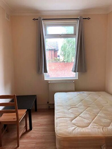2 Bedroom Flat To Rent In Chichele Road, London, NW2