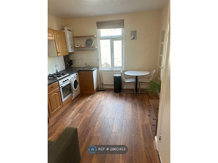1 Bedroom Flat To Rent In St. Peter' Street, London, N1