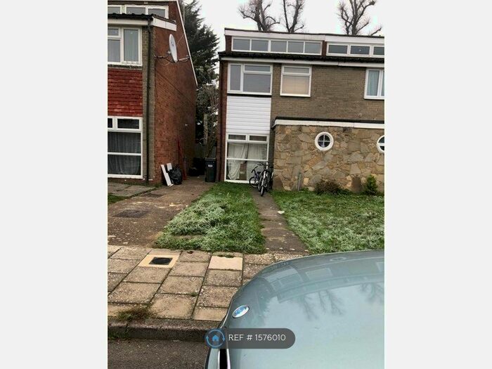 3 Bedroom Semi-Detached House To Rent In Moreton Avenue, Isleworth, TW7