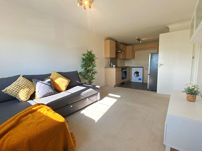 2 Bedroom Flat To Rent In Beaufort Square, Pengam Green, Cardiff, CF24