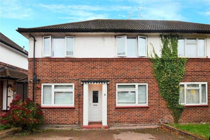 2 Bedroom Maisonette To Rent In Bushey Grove Road, Bushey, WD23