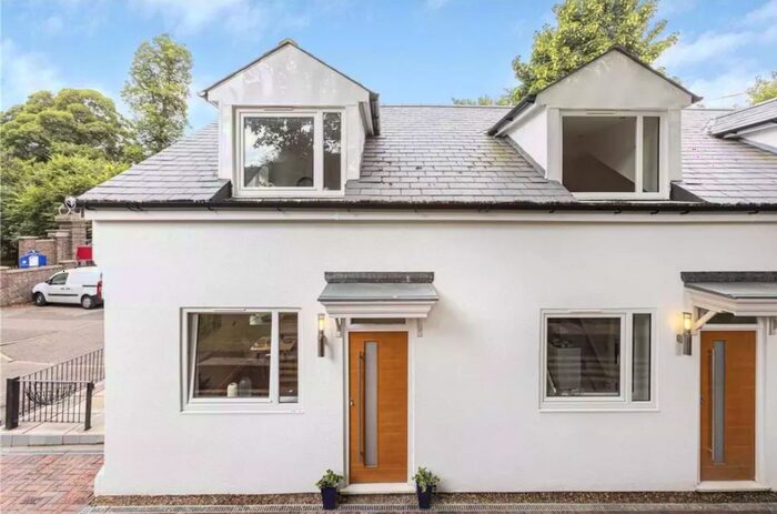 2 Bedroom End Of Terrace House To Rent In Church End, AL3