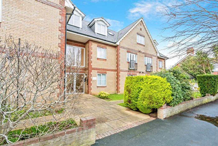 2 Bedroom Flat For Sale In Victoria Drive, Bognor Regis, PO21