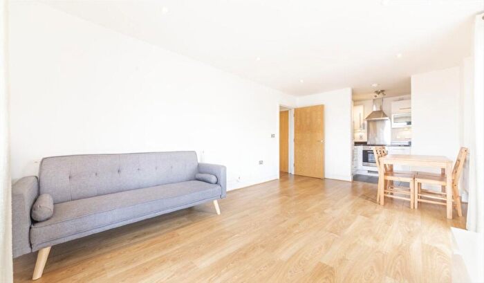 2 Bedroom Flat For Sale In Turner Street, Canning Town, E16