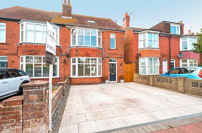 4 Bedroom Semi-Detached House For Sale In St Thomas's Road, Worthing, West Sussex, BN14