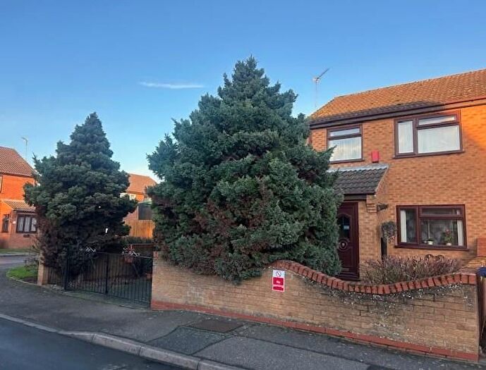 3 Bedroom End Terrace House To Rent In Hedgelands, Wisbech, PE13
