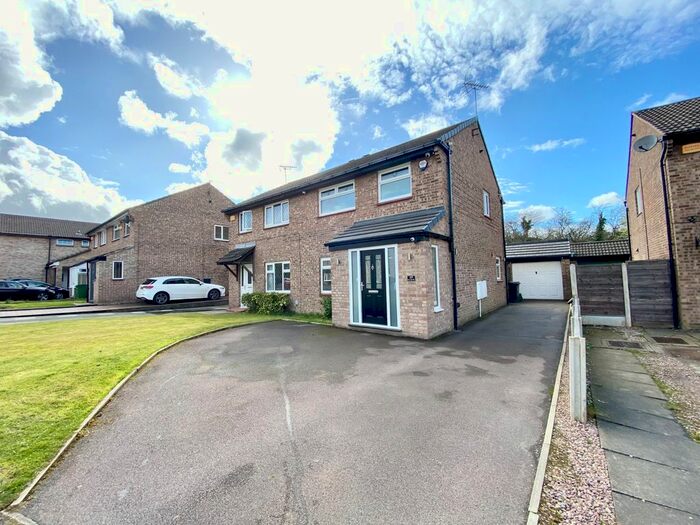 3 Bedroom Semi-Detached House To Rent In Duncombe Close, Stockport, SK7