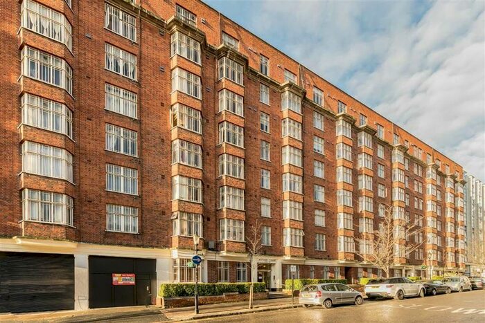 2 Bedroom Flat To Rent In Queensway, London, W2