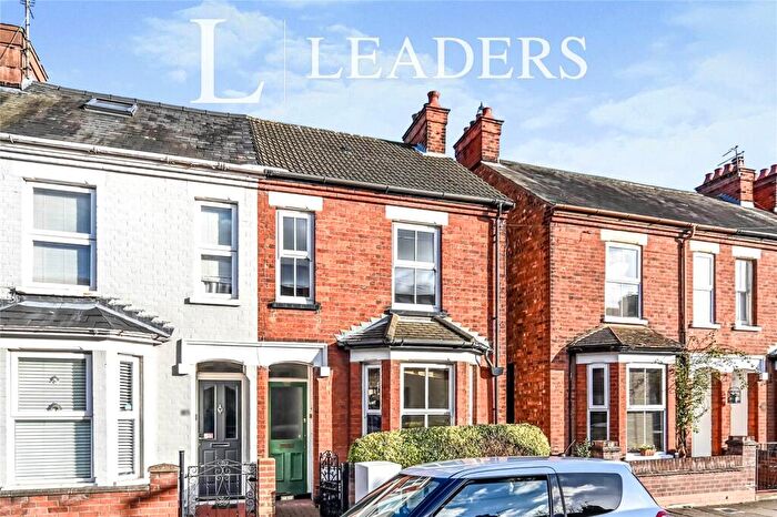 3 Bedroom Semi Detached House For Sale In Dudley Street, Bedford, Bedfordshire, MK40