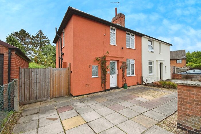 3 Bedroom Semi-Detached House For Sale In Kings Drive, Wigston, Leicestershire, LE18