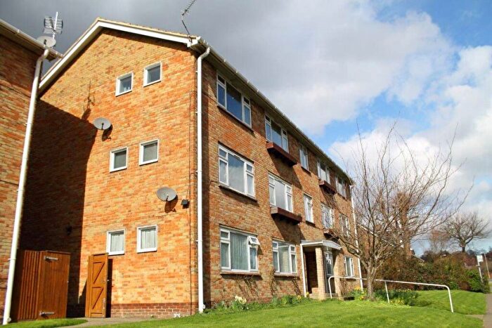 2 Bedroom Flat To Rent In Beaconsfield Road, Canterbury - Ref, CT2