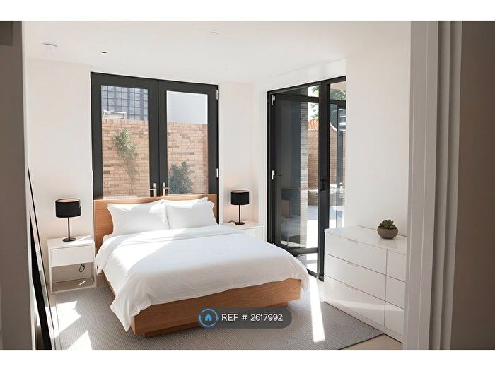 2 Bedroom Flat To Rent In Cobalt Place, London, SW11