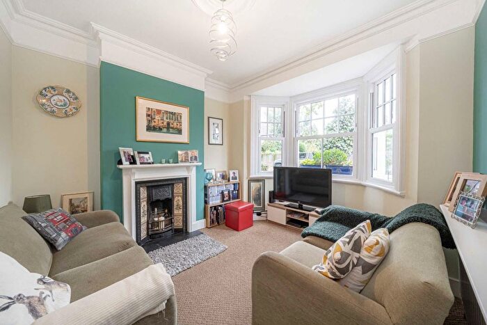4 Bedroom Property For Sale In Holly Bush Lane, Hampton, TW12