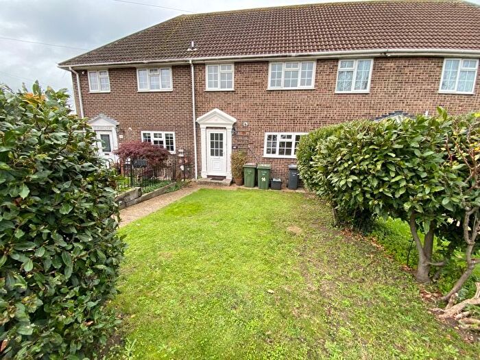 3 Bedroom Terraced House To Rent In School Lane, Newport, PO30