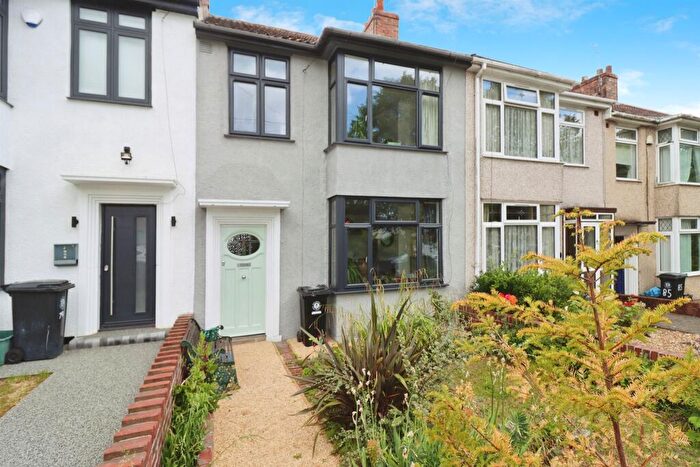 3 Bedroom Terraced House For Sale In Kingsway, Kingswood, Bristol, BS15